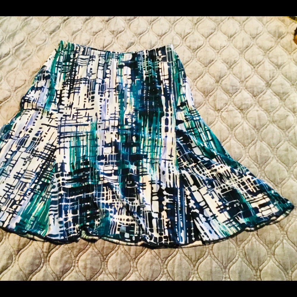 Geo design skirt